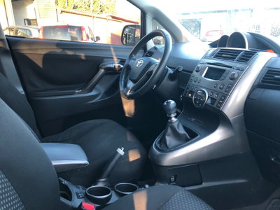 Toyota Verso 2.0 D Sol 7 posti (7)