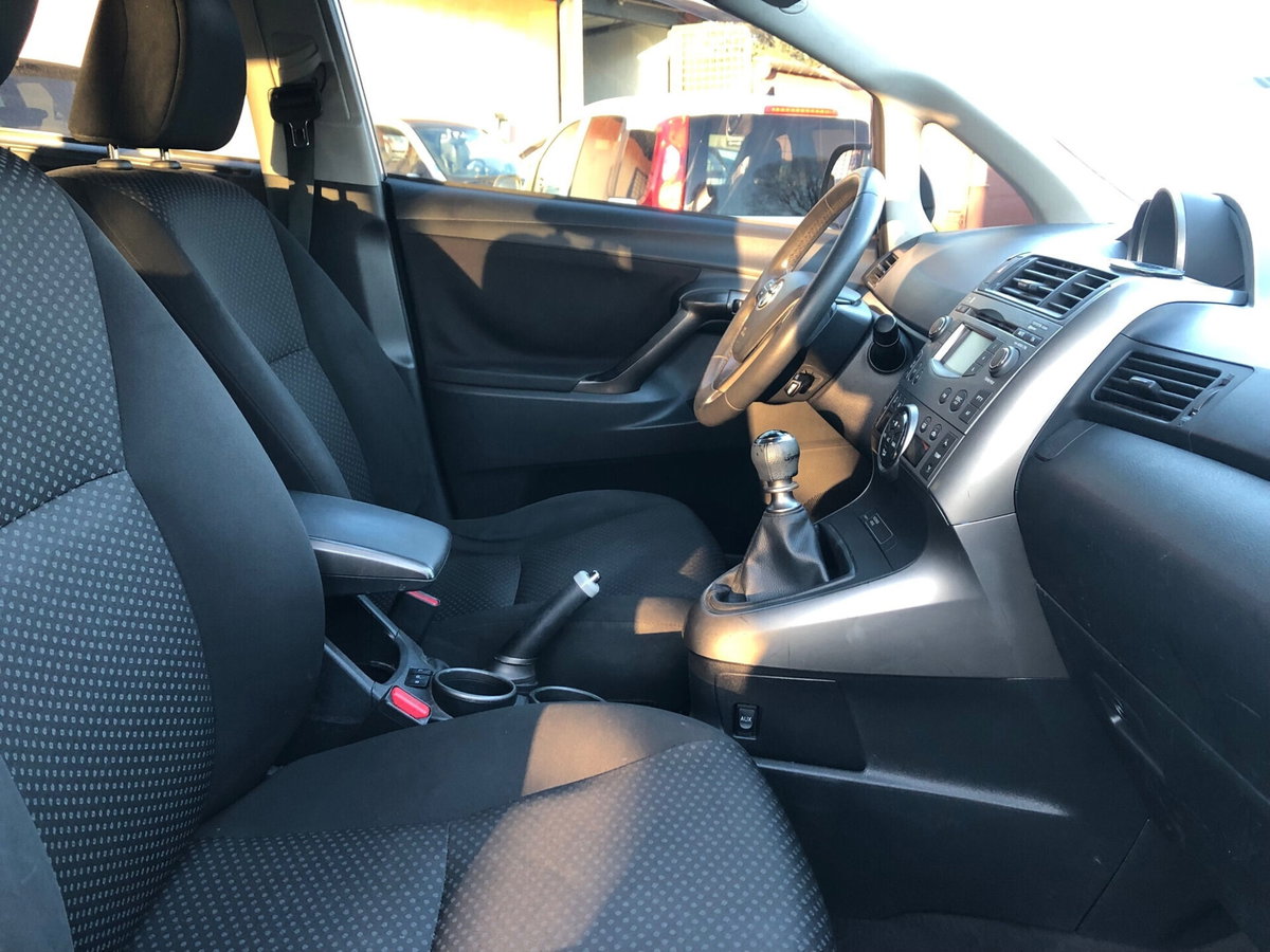 Toyota Verso 2.0 D Sol 7 posti (8)
