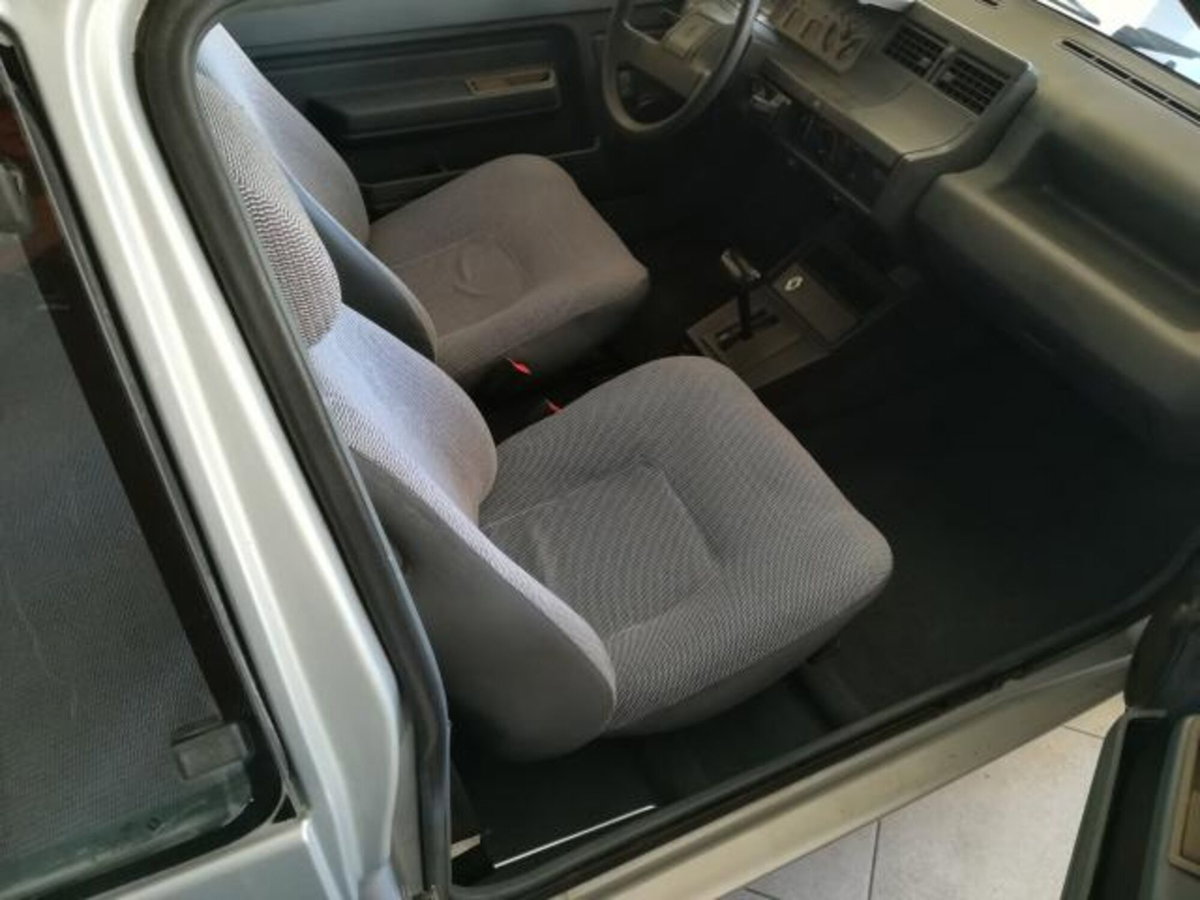 Renault 5 3 porte automatica (10)