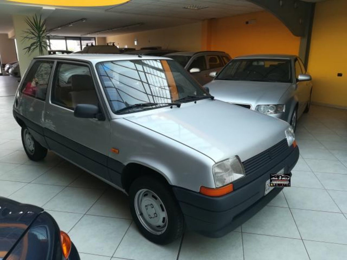Renault 5 3 porte automatica (2)