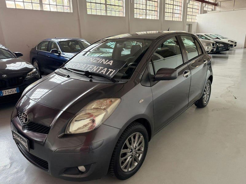 Toyota Yaris 16V cat 5 porte Sol