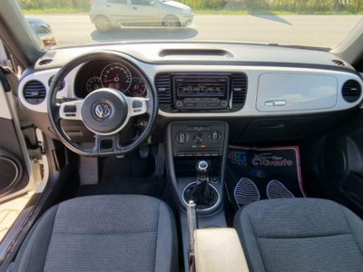 Volkswagen Maggiolino 1.6 TDI Design (13)