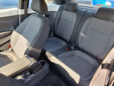Volkswagen Maggiolino 1.6 TDI Design (14)