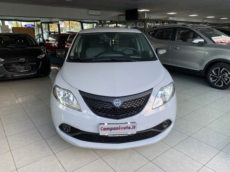 Lancia Ypsilon 1.0 FireFly 5 porte S&S Hybrid Ecochic Silver
