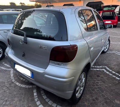 Toyota Yaris 1.D-4D 5 porte Sol usata