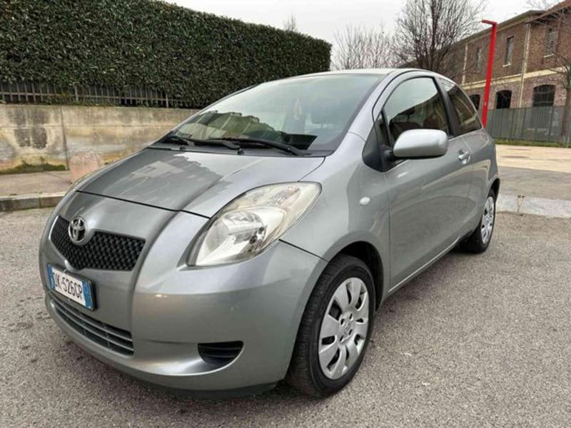 Toyota Yaris 1.0 3 porte Sol