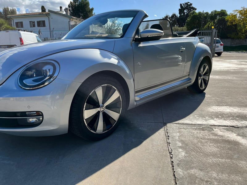 Volkswagen Maggiolino Cabrio 2.0 TDI Design BlueMotion Technology