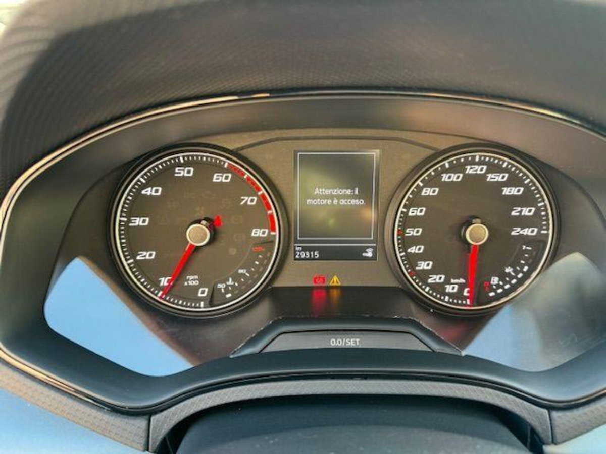 SEAT Arona 1.0 EcoTSI 110 CV XPERIENCE (11)