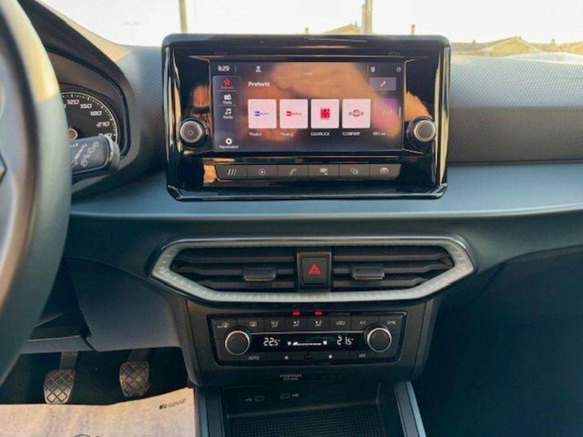 SEAT Arona 1.0 EcoTSI 110 CV XPERIENCE (9)
