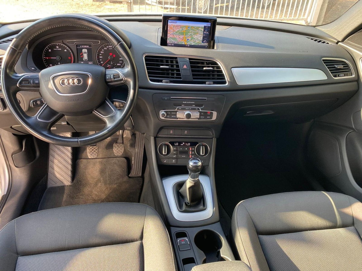 Audi Q3 2.0 TDI 120 CV Sport (12)