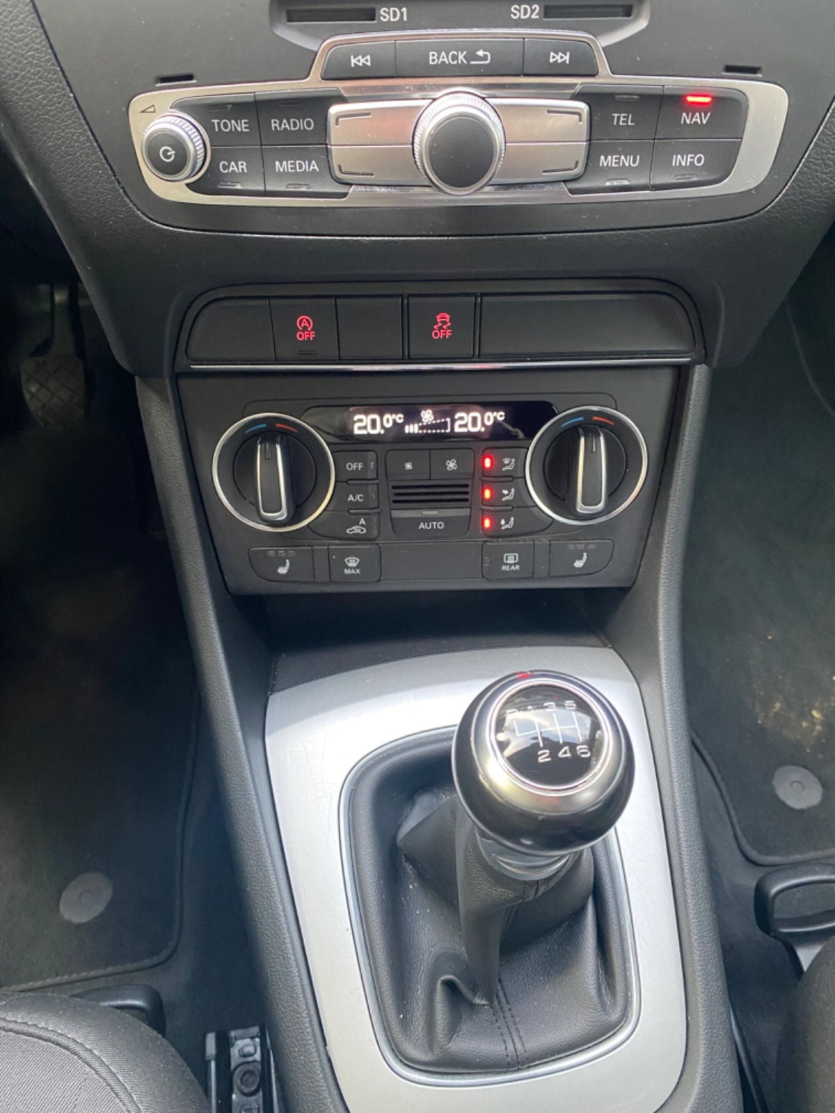 Audi Q3 2.0 TDI 120 CV Sport (14)