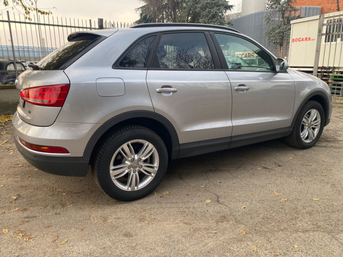 Audi Q3 2.0 TDI 120 CV Sport (5)
