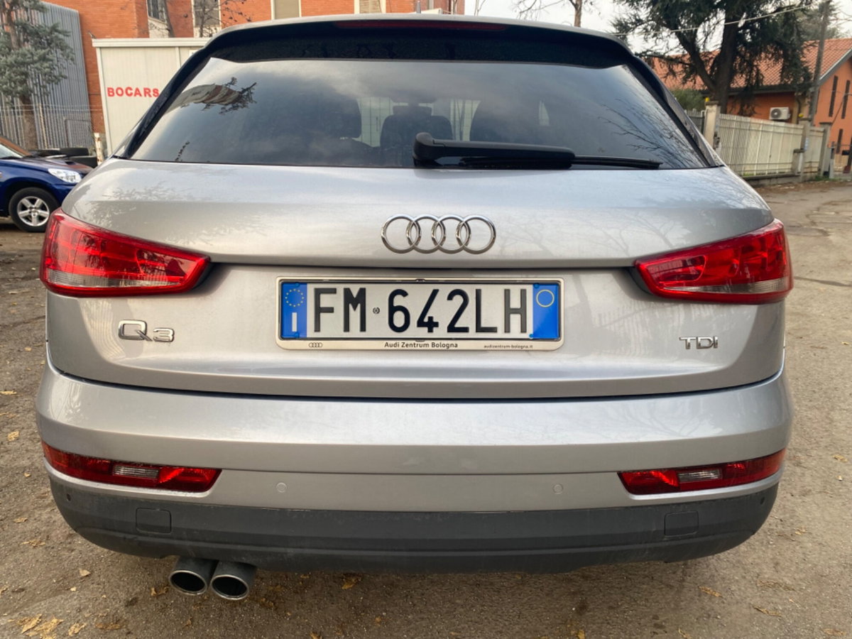 Audi Q3 2.0 TDI 120 CV Sport (6)