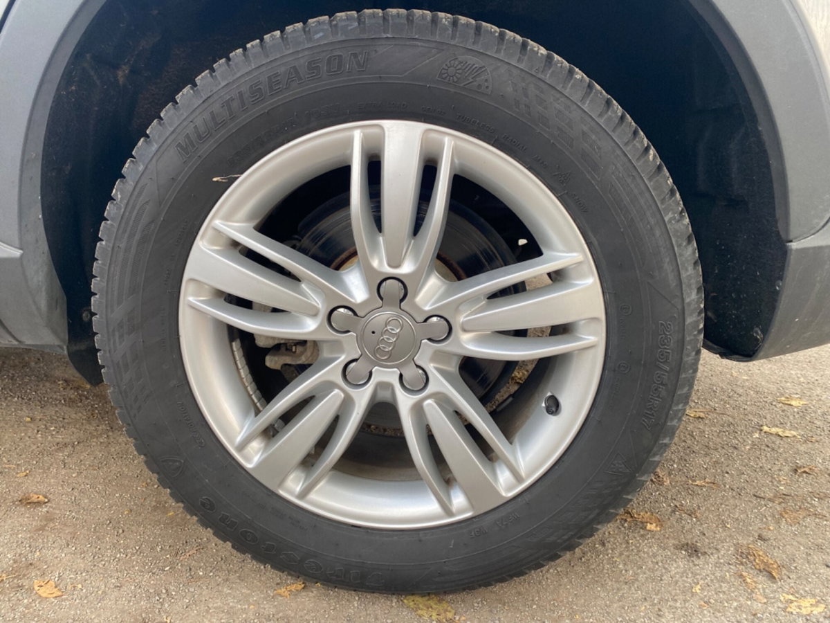 Audi Q3 2.0 TDI 120 CV Sport (8)