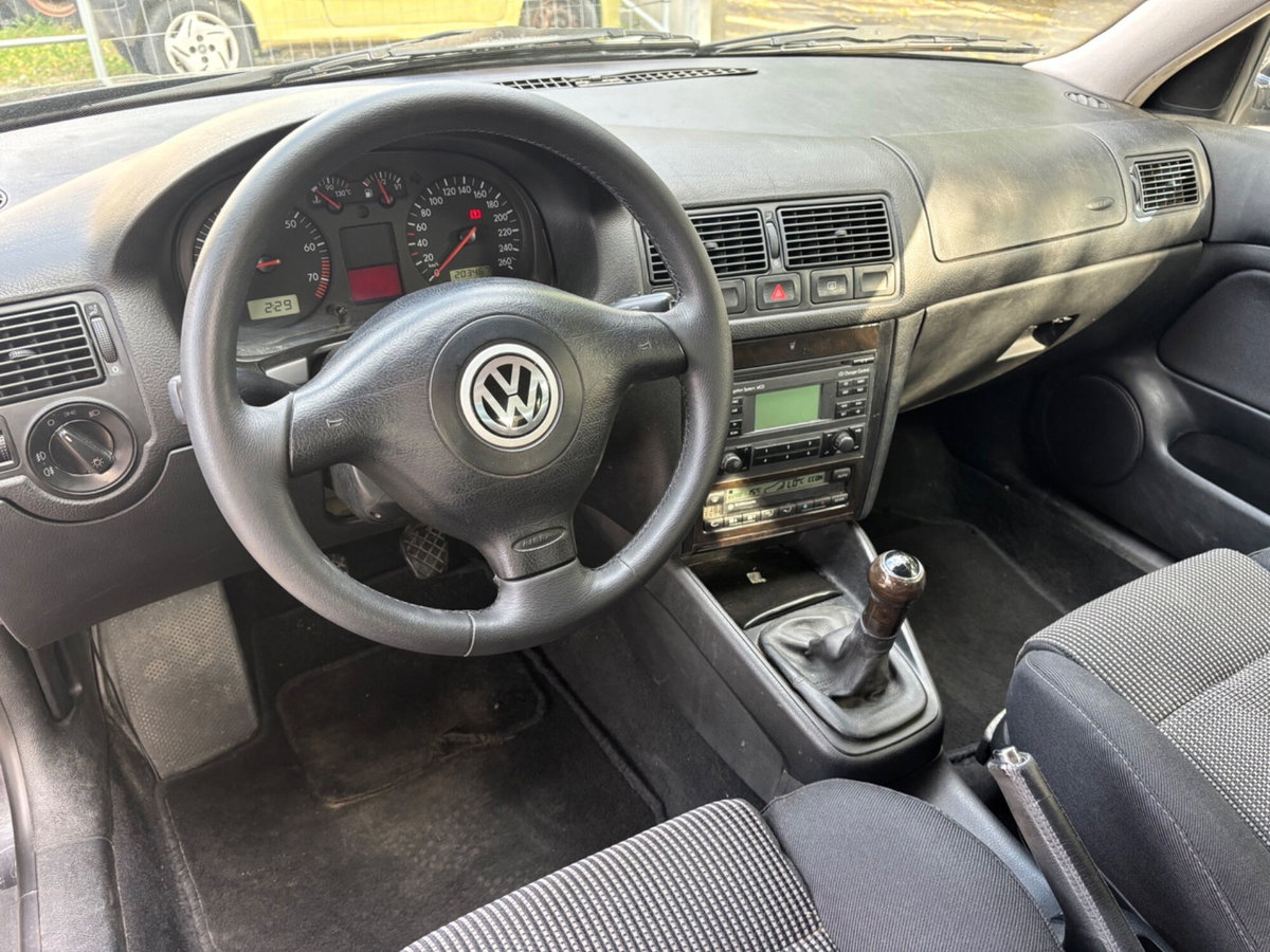 Volkswagen Golf 1.8 turbo 20V cat 3p. GTI (11)