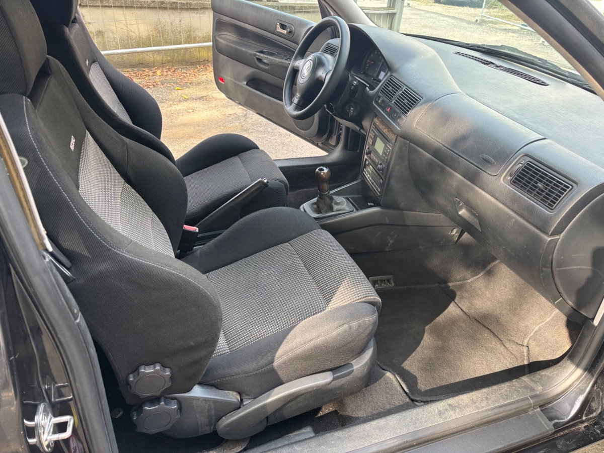 Volkswagen Golf 1.8 turbo 20V cat 3p. GTI (18)