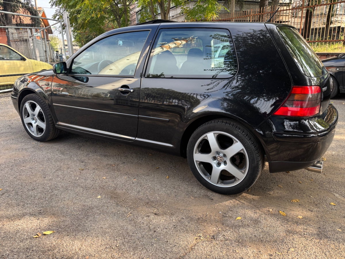 Volkswagen Golf 1.8 turbo 20V cat 3p. GTI (7)