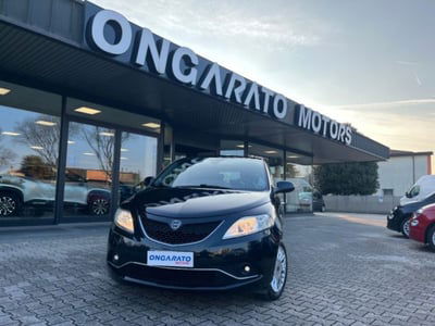 Lancia Ypsilon 1.2 69 CV 5 porte Silver usata