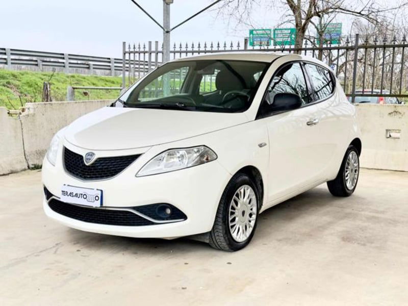 Lancia Ypsilon 1.2 69 CV 5 porte Silver