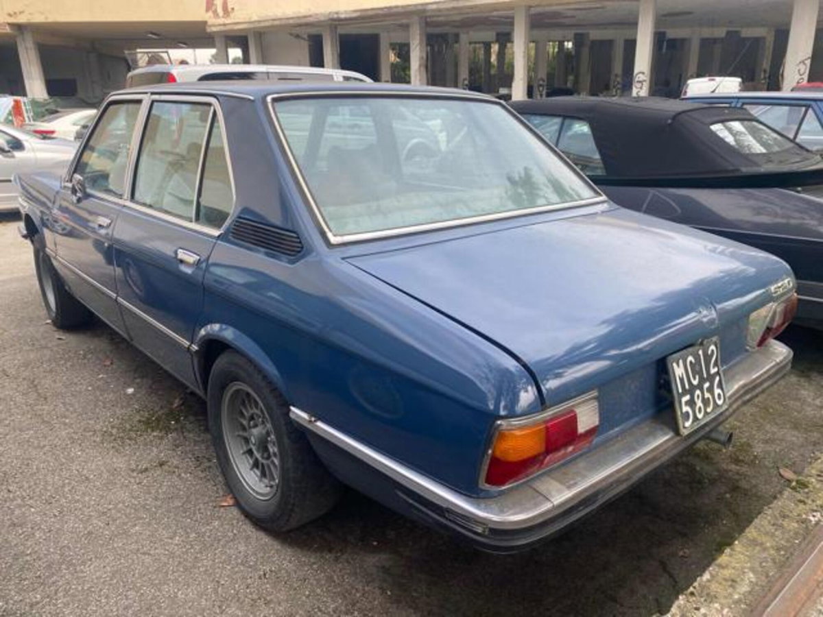 BMW Serie 5 520 (5)