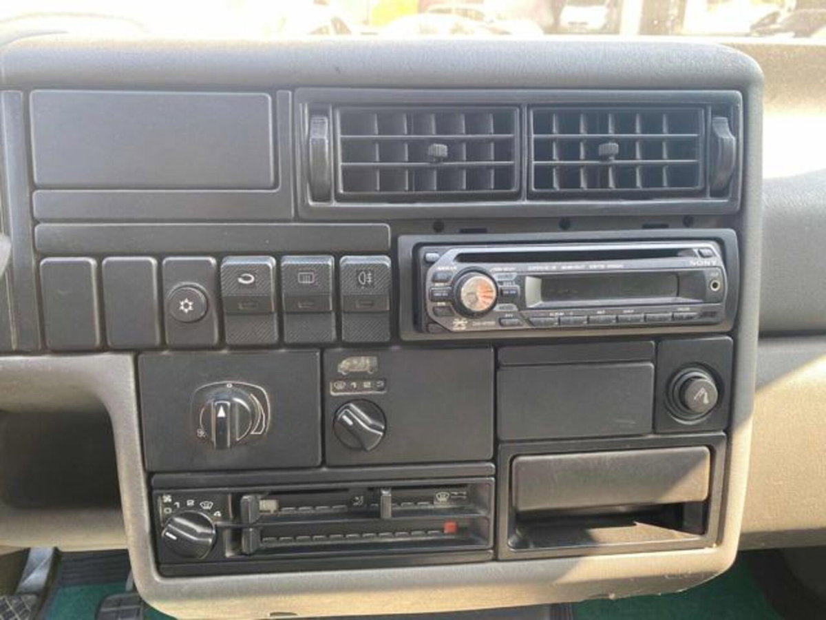 Volkswagen Veicoli Commerciali Transporter Furgone 1.9 TD cat Caravelle GL (13)