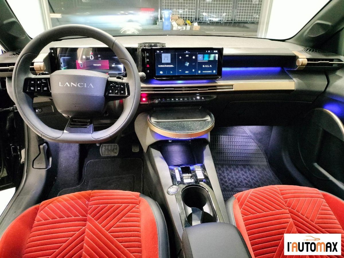 Lancia Ypsilon 1.2 mhev Edizione Limitata Cassina e-dct (17)