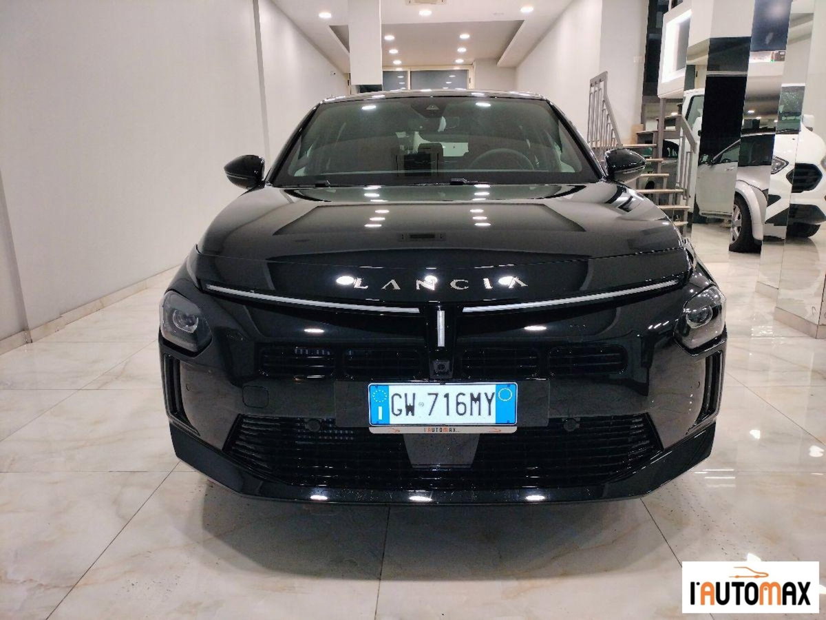 Lancia Ypsilon 1.2 mhev Edizione Limitata Cassina e-dct (2)