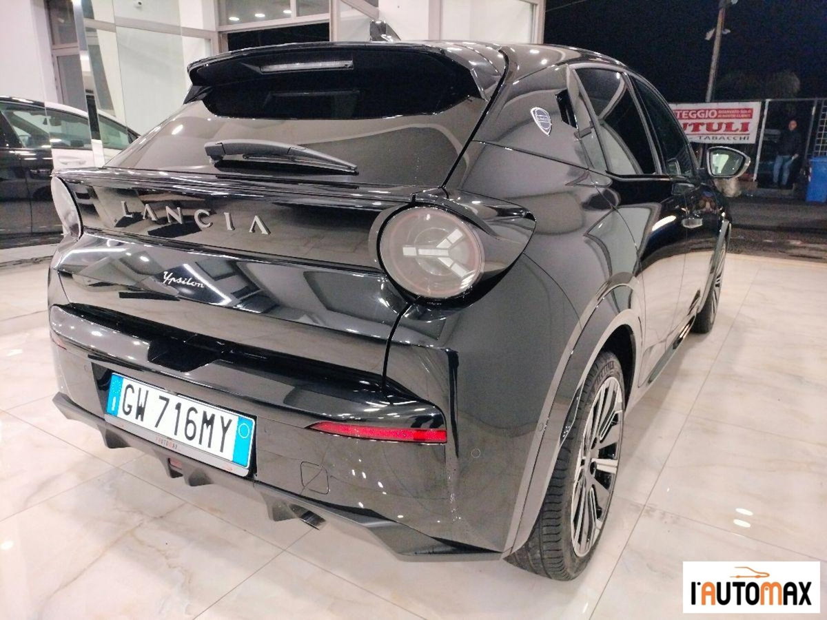 Lancia Ypsilon 1.2 mhev Edizione Limitata Cassina e-dct (5)