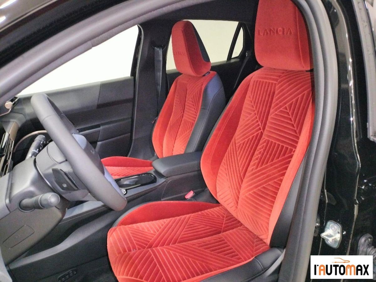Lancia Ypsilon 1.2 mhev Edizione Limitata Cassina e-dct (9)