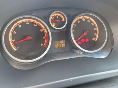 Opel Corsa 1.2 80CV 3 porte GPL-TECH Club (18)