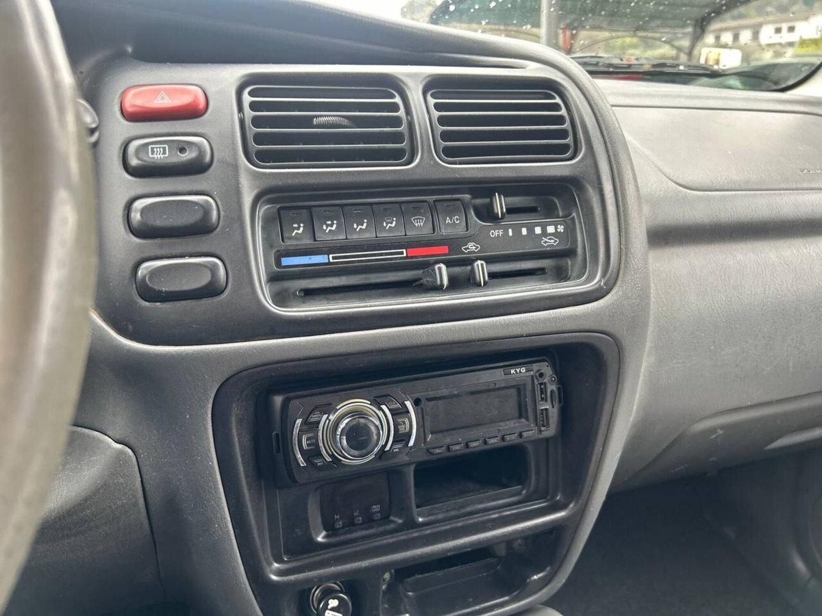 Suzuki Grand Vitara TDI S.W. (11)