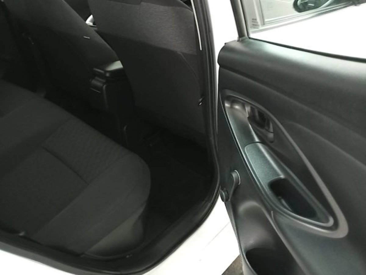 Toyota Toyota C-HR 2.0 Hybrid E-CVT Lounge (15)