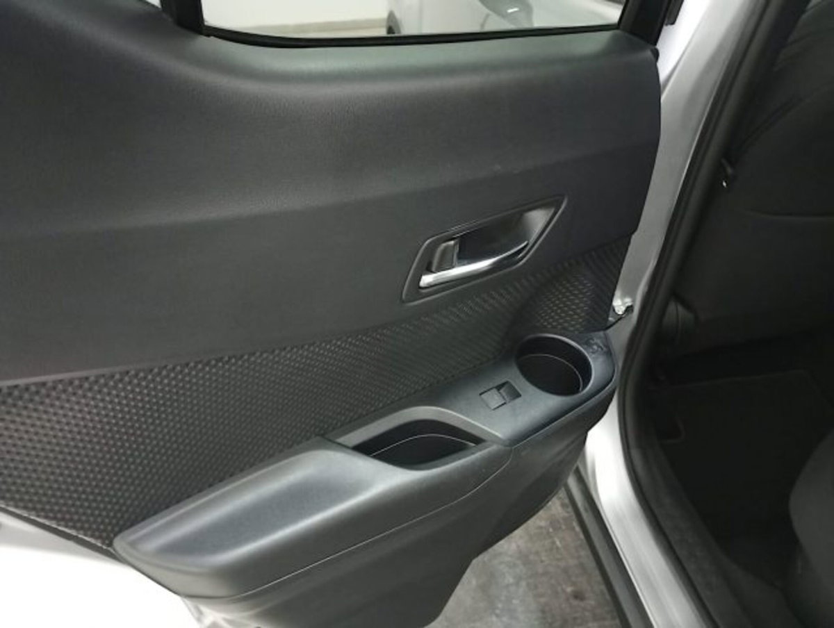 Toyota Toyota C-HR 2.0 Hybrid E-CVT Lounge (17)