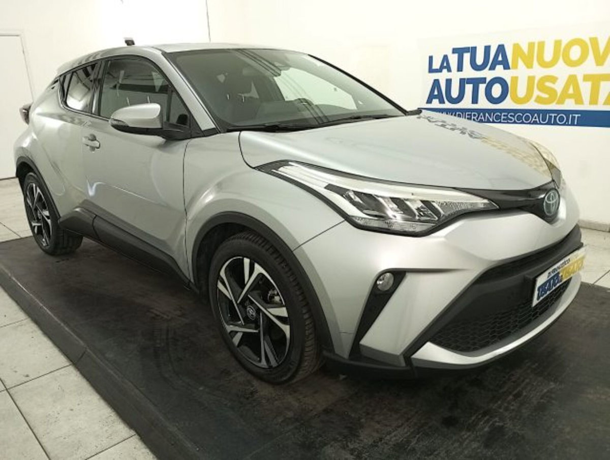 Toyota Toyota C-HR 2.0 Hybrid E-CVT Lounge (2)