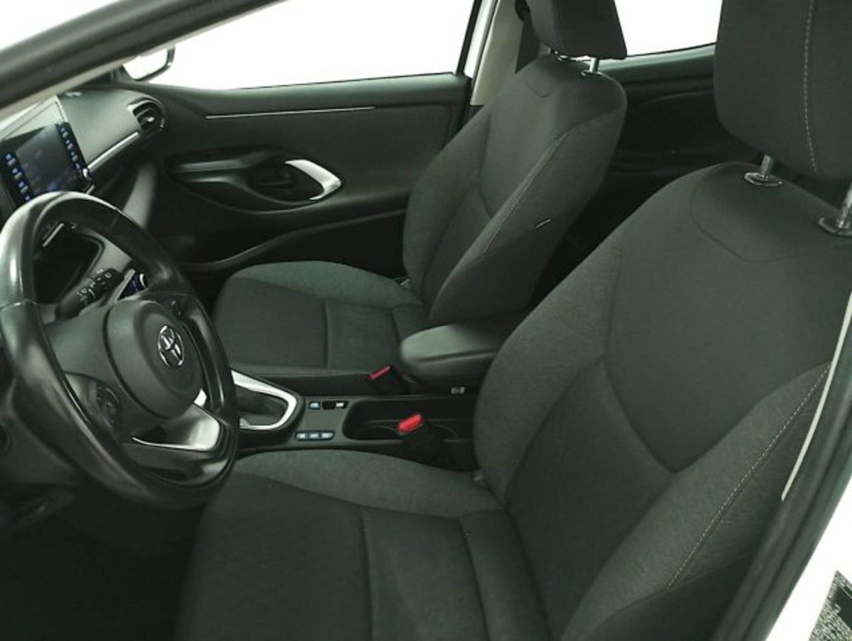 Toyota Toyota C-HR 2.0 Hybrid E-CVT Lounge (9)