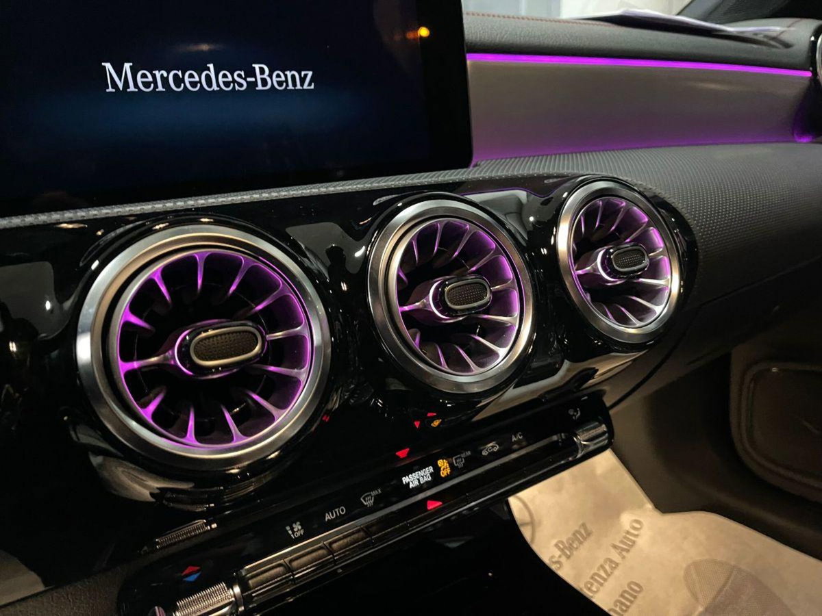 Mercedes-Benz CLA 200 d Premium (8)