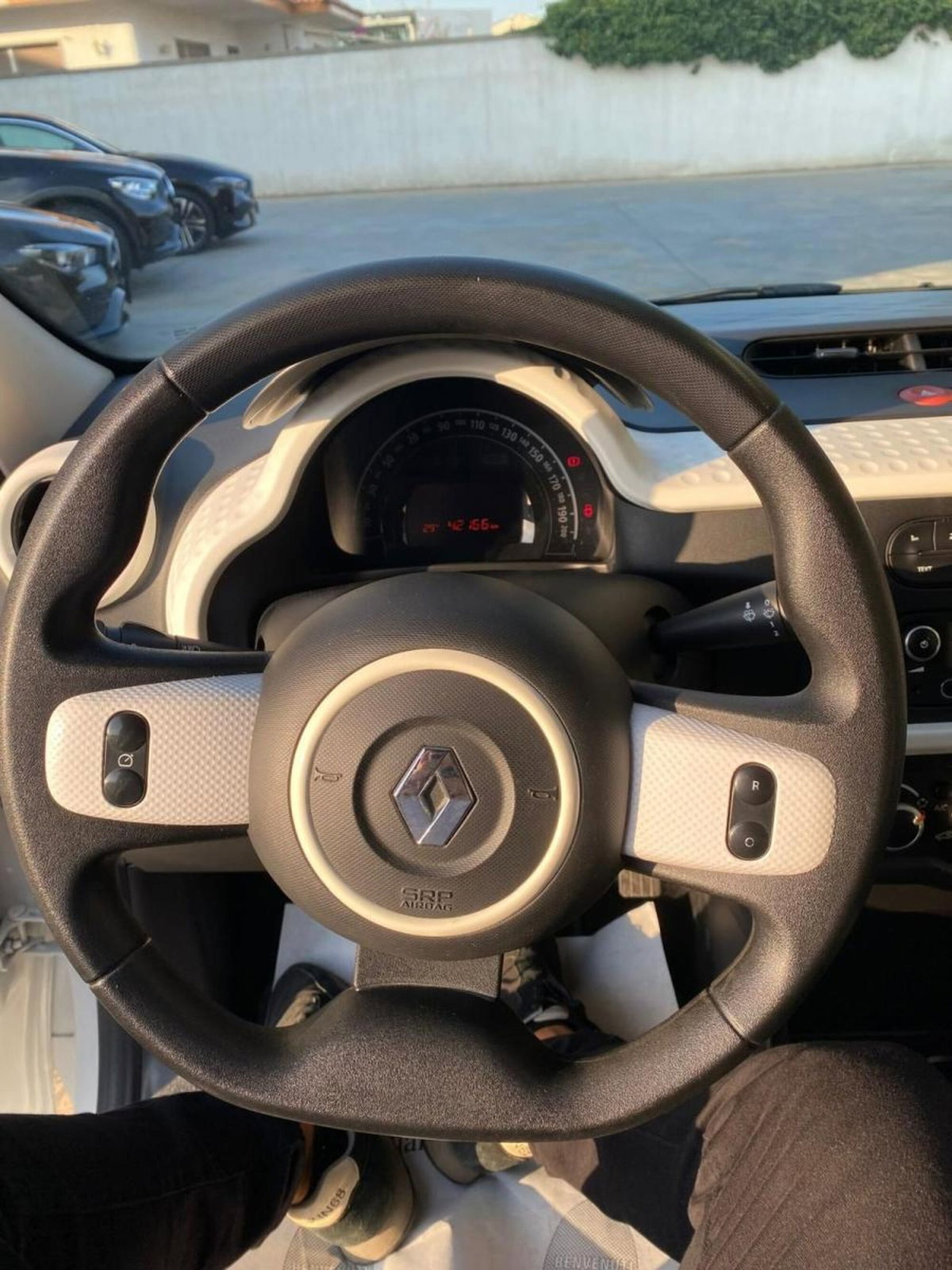 Renault Twingo SCe Zen (6)