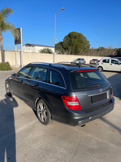 Mercedes-Benz Classe C Station Wagon 220 CDI BlueEFFICIENCY Avantgarde (5)