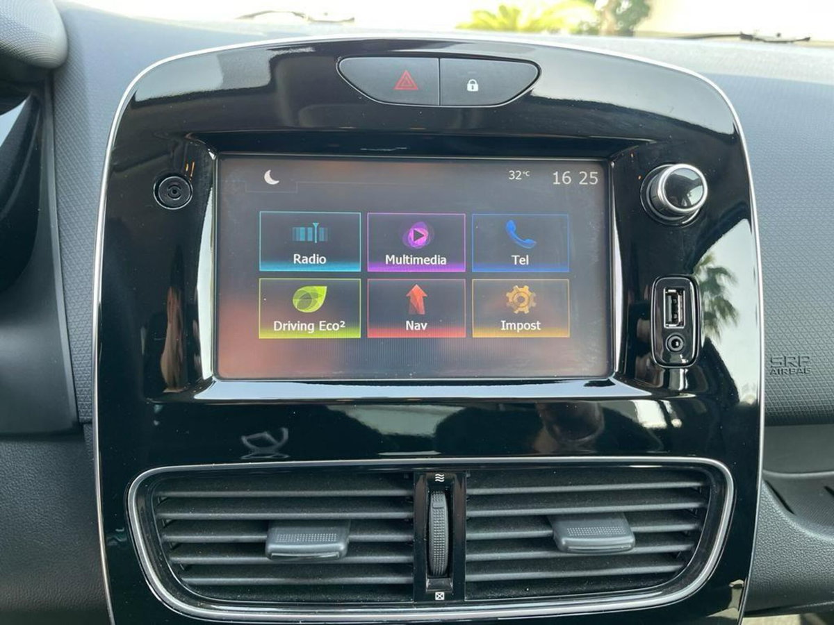 Renault Clio SCe 75 CV 5 porte Zen (8)
