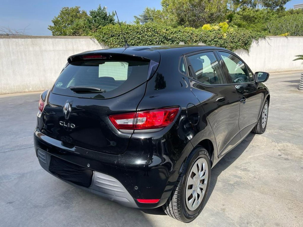 Renault Clio SCe 75 CV 5 porte Zen (9)