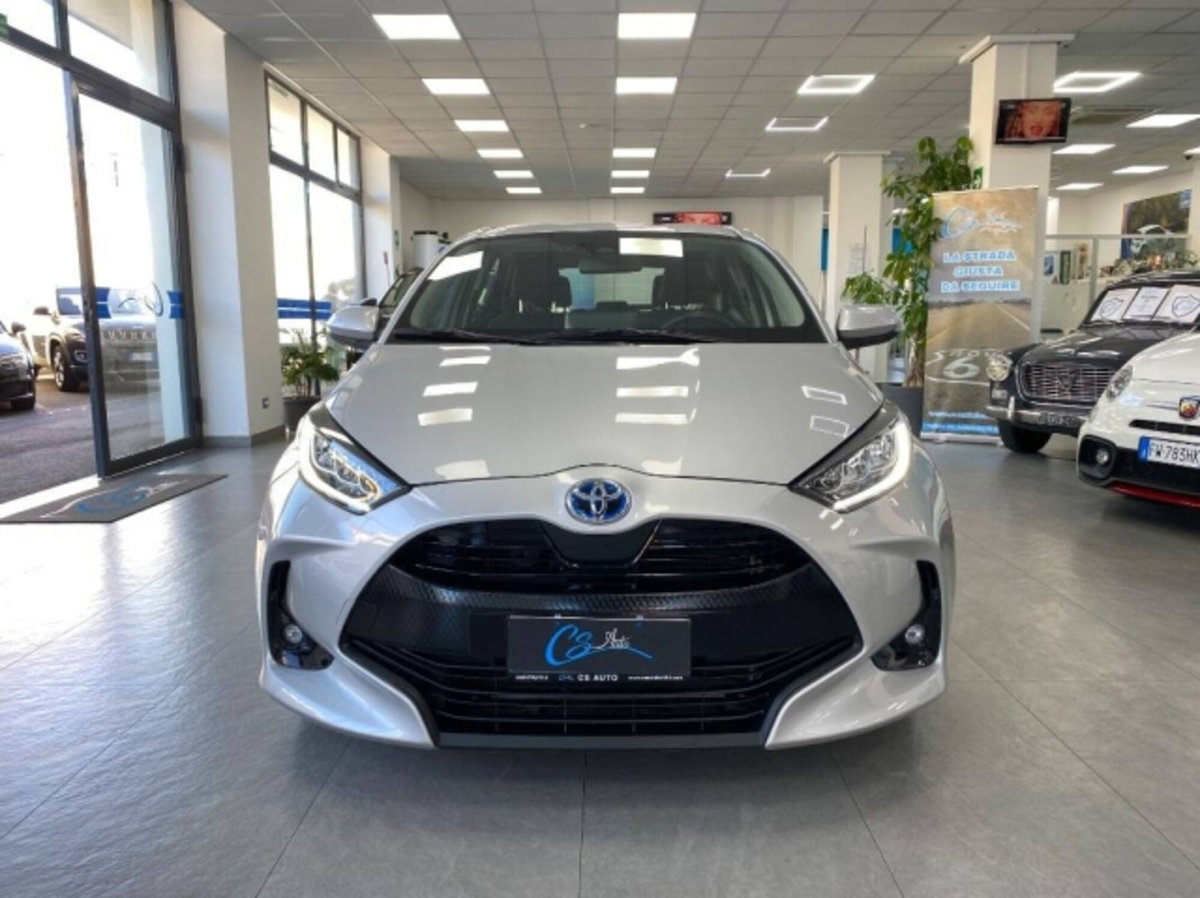 Toyota Yaris Cross 1.5 Hybrid 5p. E-CVT Premiere (2)