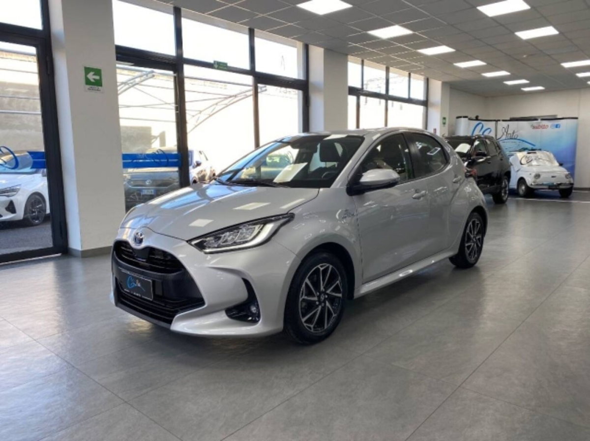 Toyota Yaris Cross 1.5 Hybrid 5p. E-CVT Premiere (3)