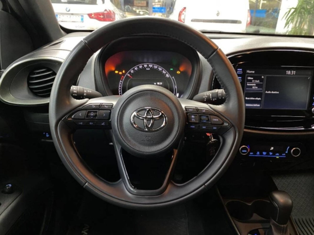 Toyota Aygo X 1.0 Trend 72cv (14)