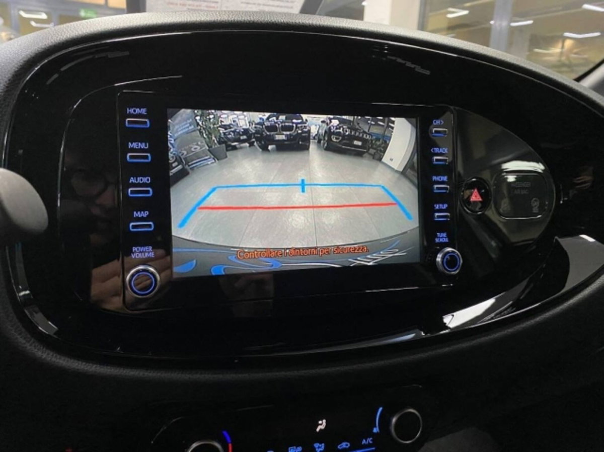 Toyota Aygo X 1.0 Trend 72cv (17)