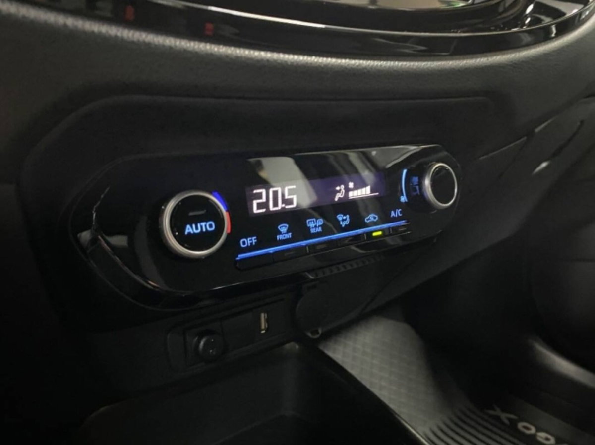 Toyota Aygo X 1.0 Trend 72cv (18)