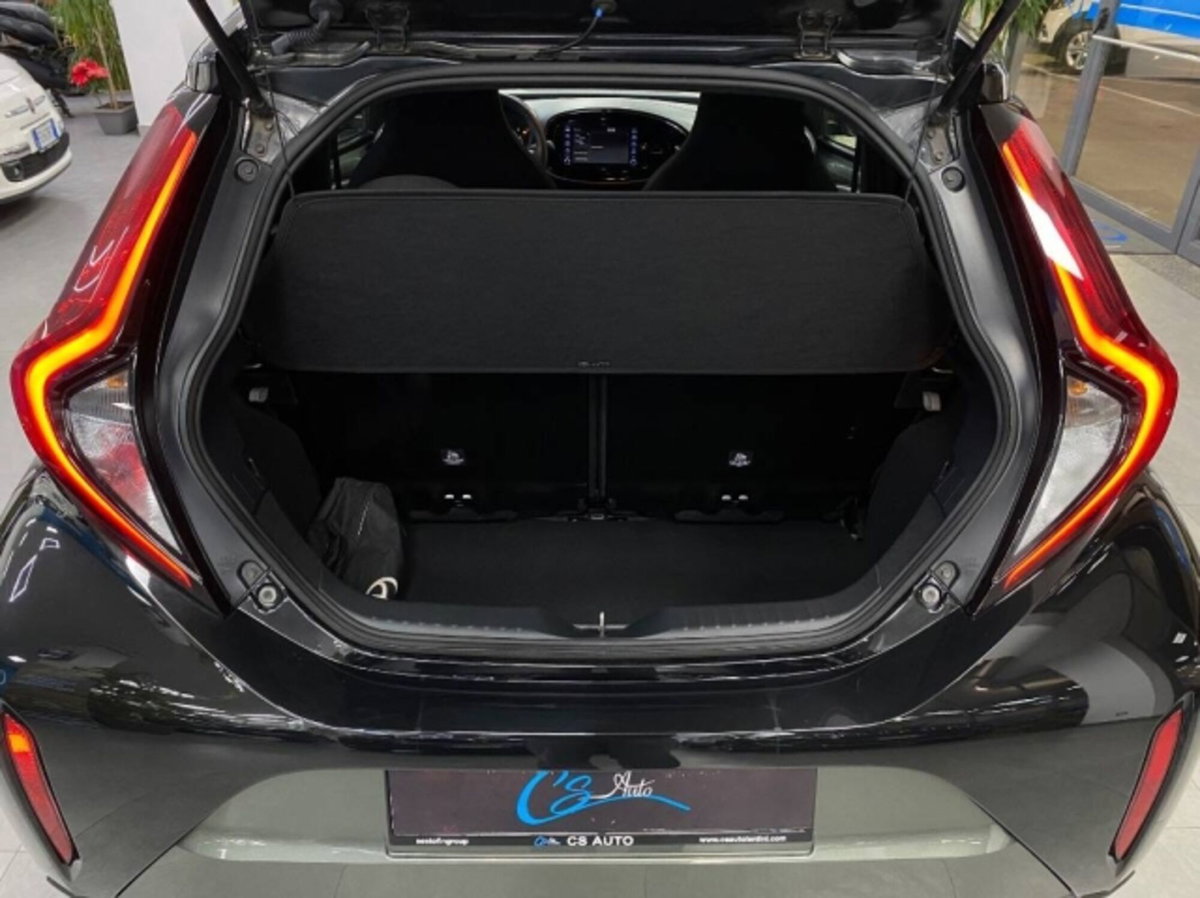 Toyota Aygo X 1.0 Trend 72cv (9)