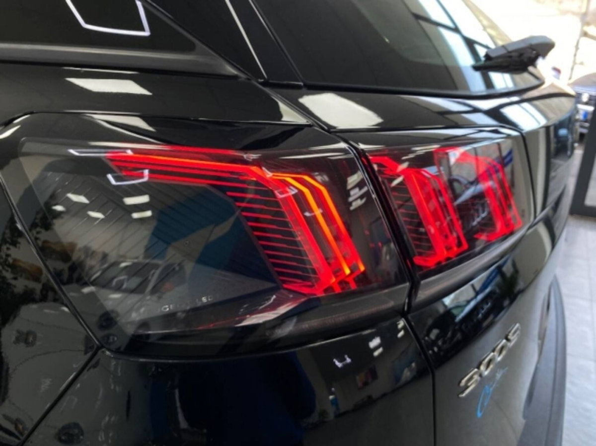 Peugeot 3008 BlueHDi 130 S&S EAT8 Active Business (7)