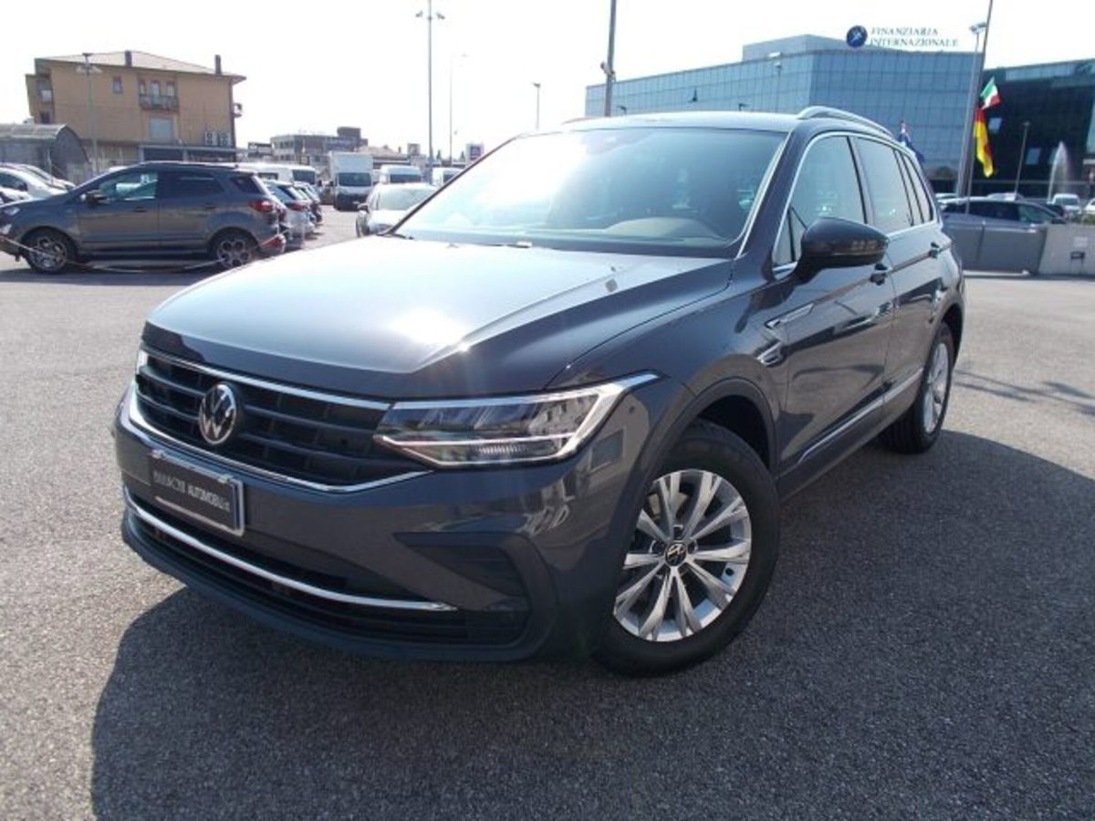 Volkswagen Tiguan 2.0 TDI 150 CV SCR DSG 4MOTION Life (3)