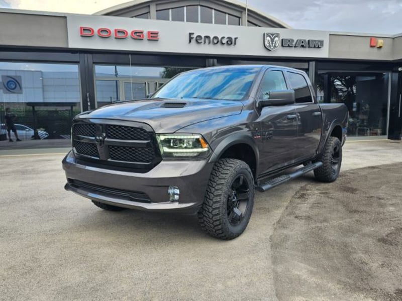 Ram Ram Pick-up Ram 1500 5.7 V8 Crew Cab Classic SLT Warlock 395cv at8