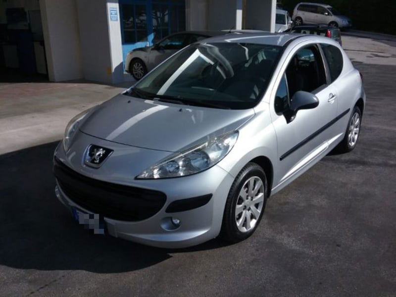 Peugeot 207 8V 75CV 3p. ONE Line